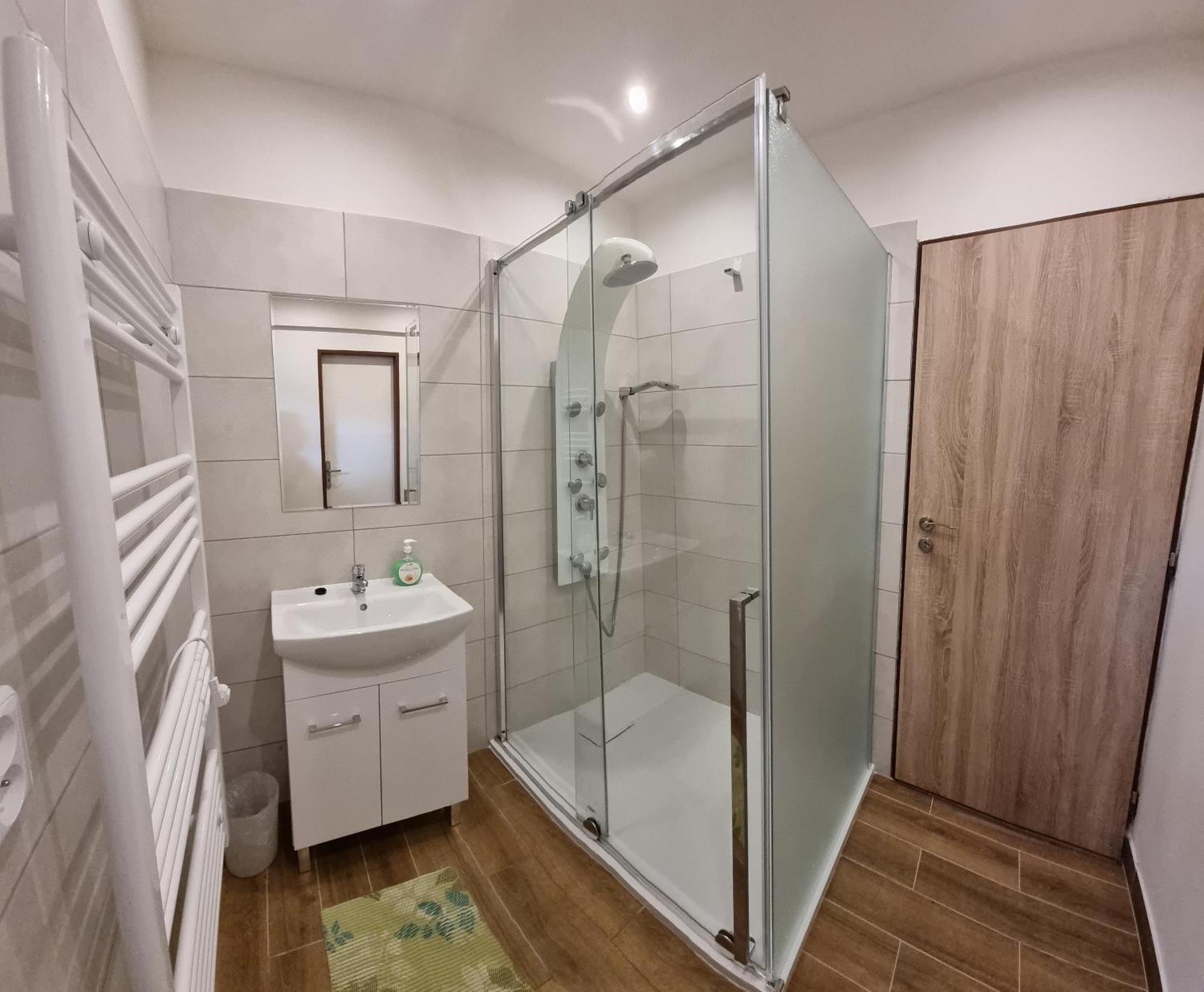 Apartmany Vinarstvi Klucov Lstibor ภายนอก รูปภาพ